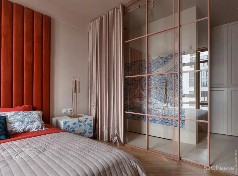 大户型下的浓郁枫叶红,留存满室的明朗光泽!