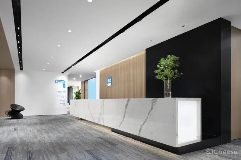 知白设计 × 餐盟严选:盒中绿意,21棵树的办公空间