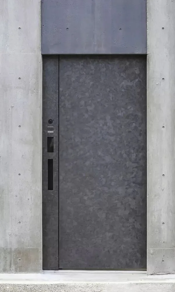 外观像碉堡,东京三轩茶屋,别有洞天的光影混凝土住宅