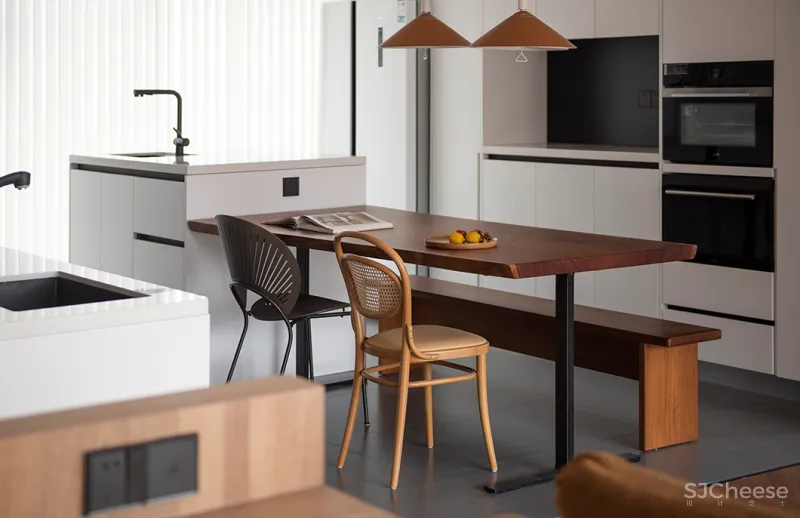 220㎡顶楼复式,精致木质感,舒适而自然!