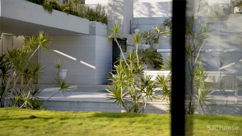 这栋房子的屋顶花园,设计得太美了