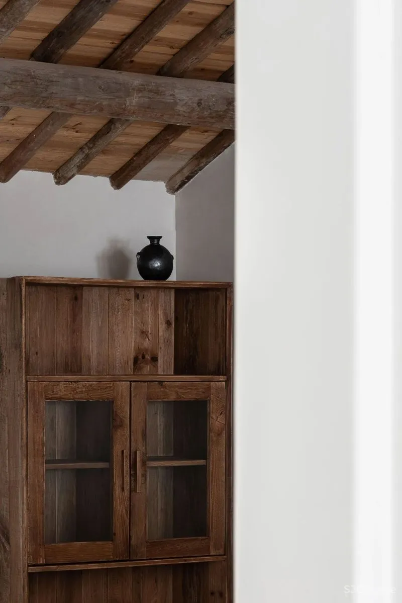 400㎡极简白咖啡馆,重塑建筑几何之美 一野设计