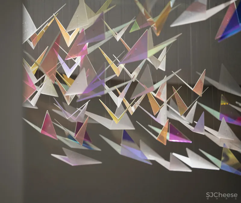 CLV赛拉维 首创成都禧瑞光华,曲线属于上帝 !