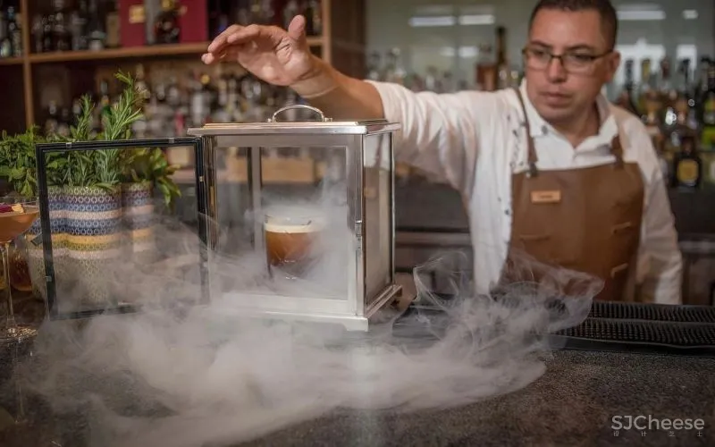 蒙太奇洛斯卡沃斯酒店