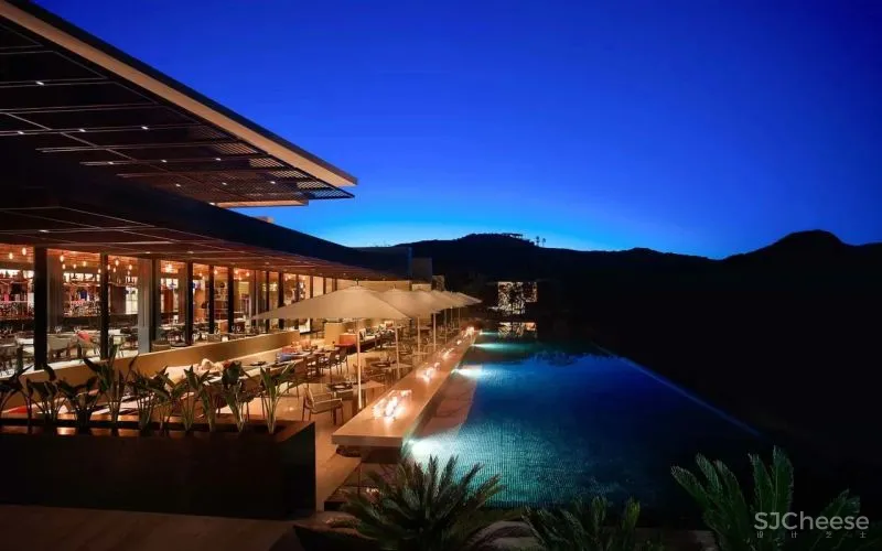 蒙太奇洛斯卡沃斯酒店