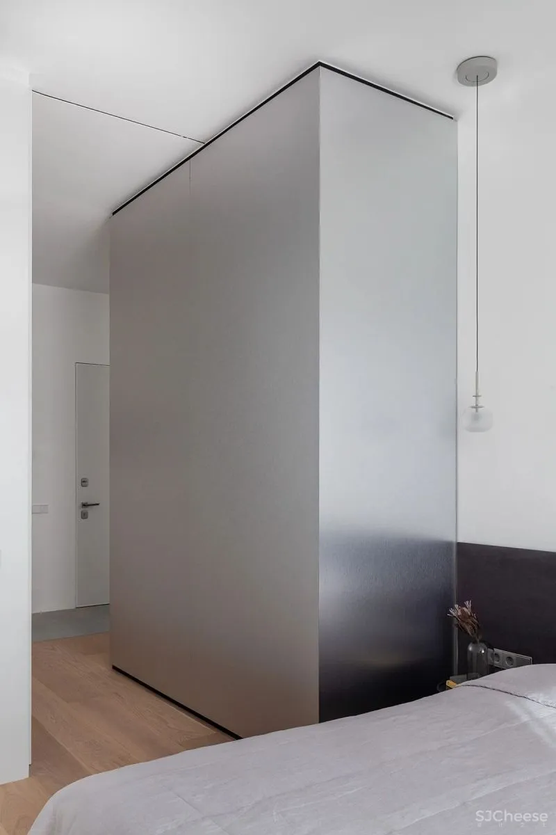 这个看似素雅平淡空间,其实隐藏了一颗躁动不安的心