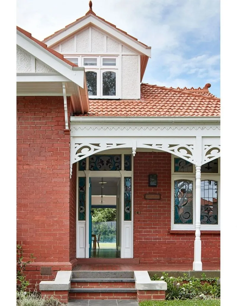 A Contemporary Renovation That Revives Forgotten Spaces