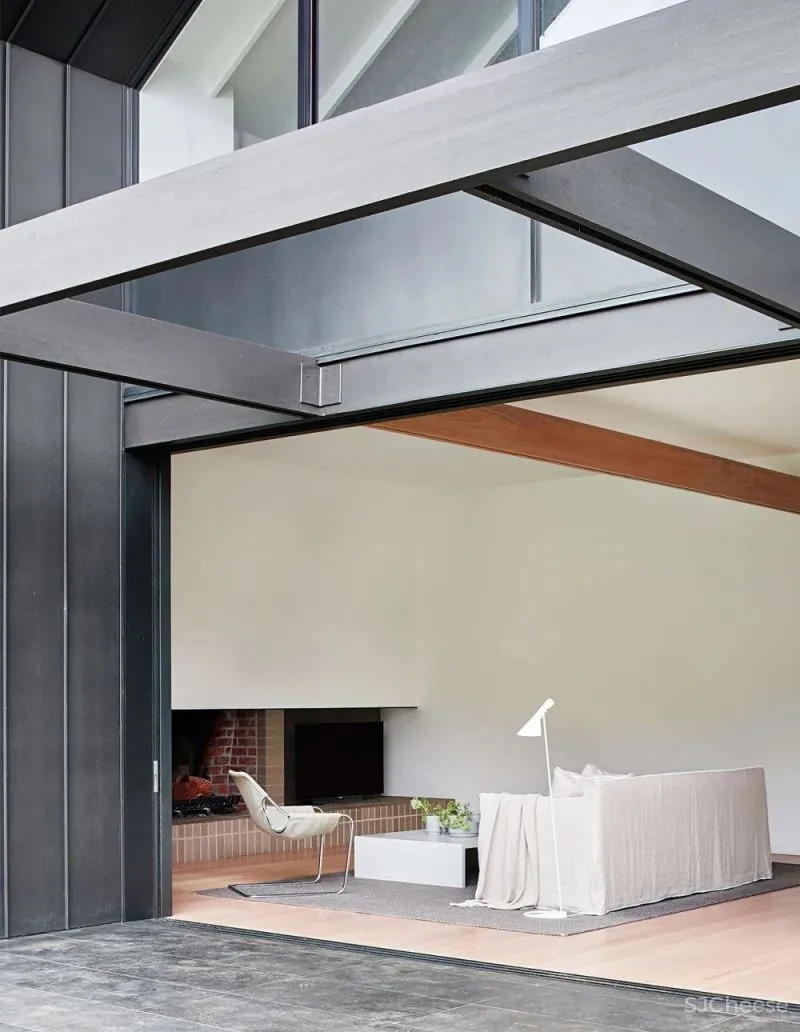 A Contemporary Renovation That Revives Forgotten Spaces