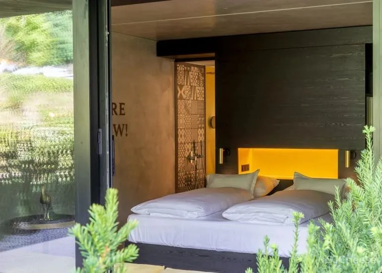 在乡下建一栋精品酒店,屋顶和农田皆有乐趣,一晚还不到千元