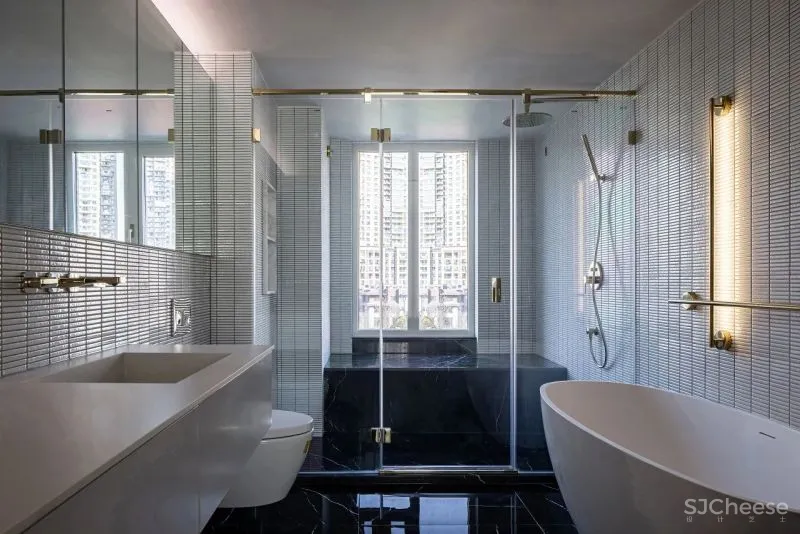 黄铜、石材、藤编，温暖自然的大平层设计丨木桃盒子