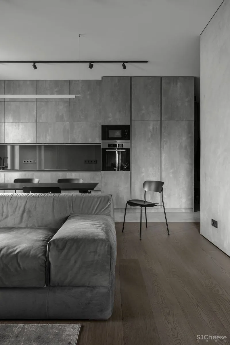 一间75平米的水泥灰公寓，利用色彩的装饰，拥有时髦与平衡感