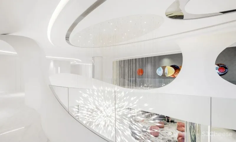 刘荣禄 中融蓝城·Co.C生活艺术馆,穿行宇宙的星际航母