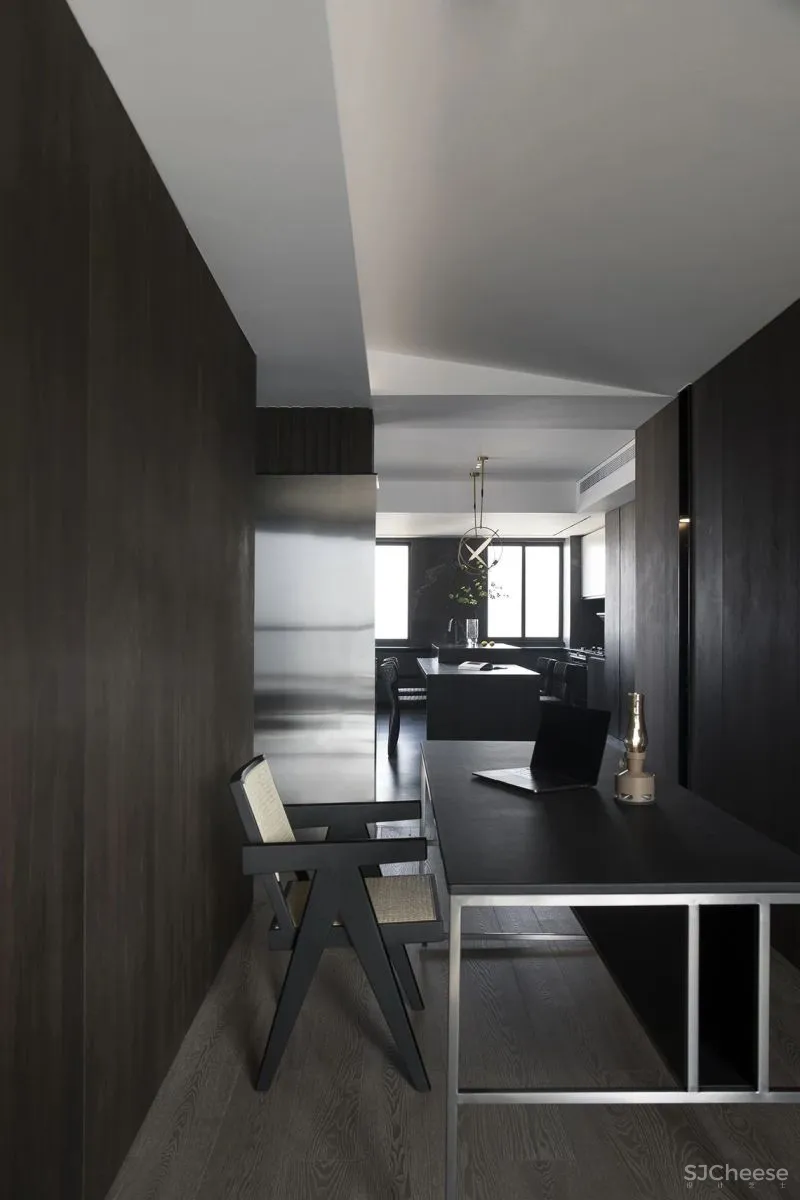 黑暗里的温和纯粹,回归空间的素净情怀 墨然设计