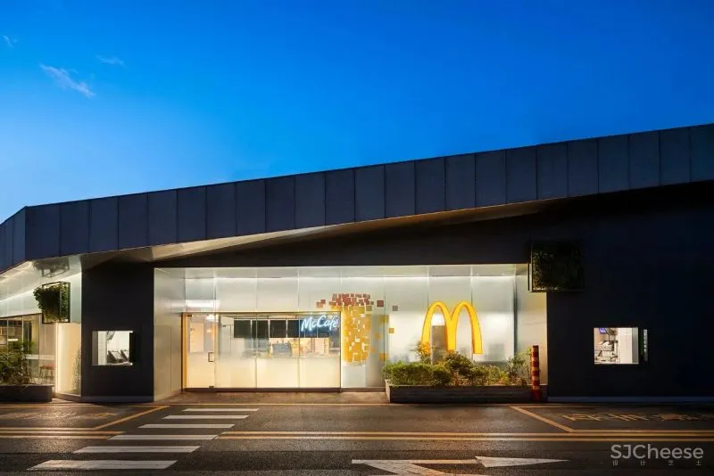 梁志天新作 麦当劳CUBE旗舰店