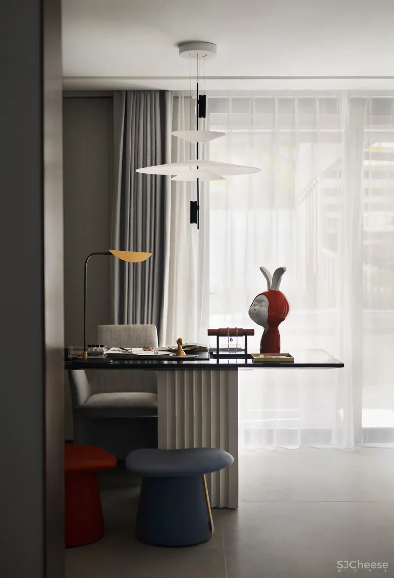 LESTYLE 乐尚设计:254㎡艺术住宅,家的鎏金光影!