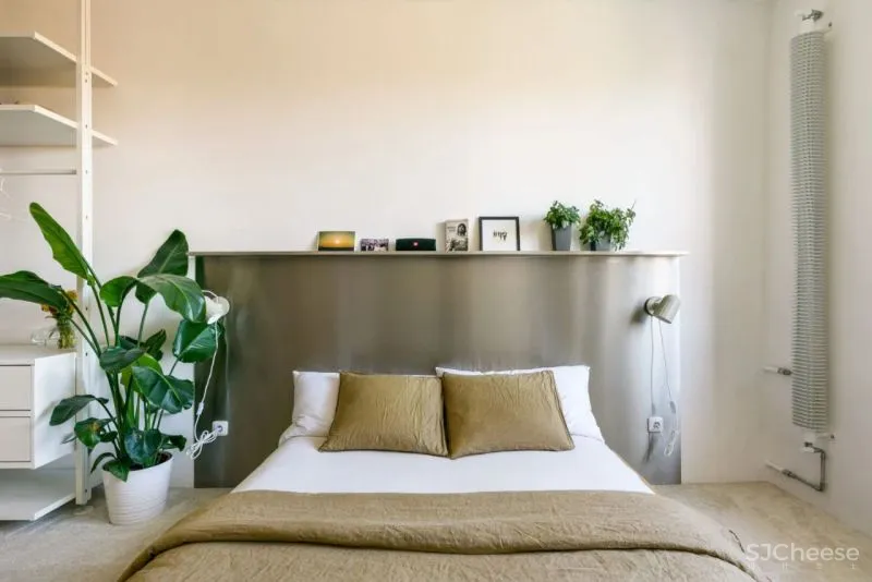 70平米的老旧住宅大翻身,加入了不锈钢、圆形洞等多种有趣的元素!