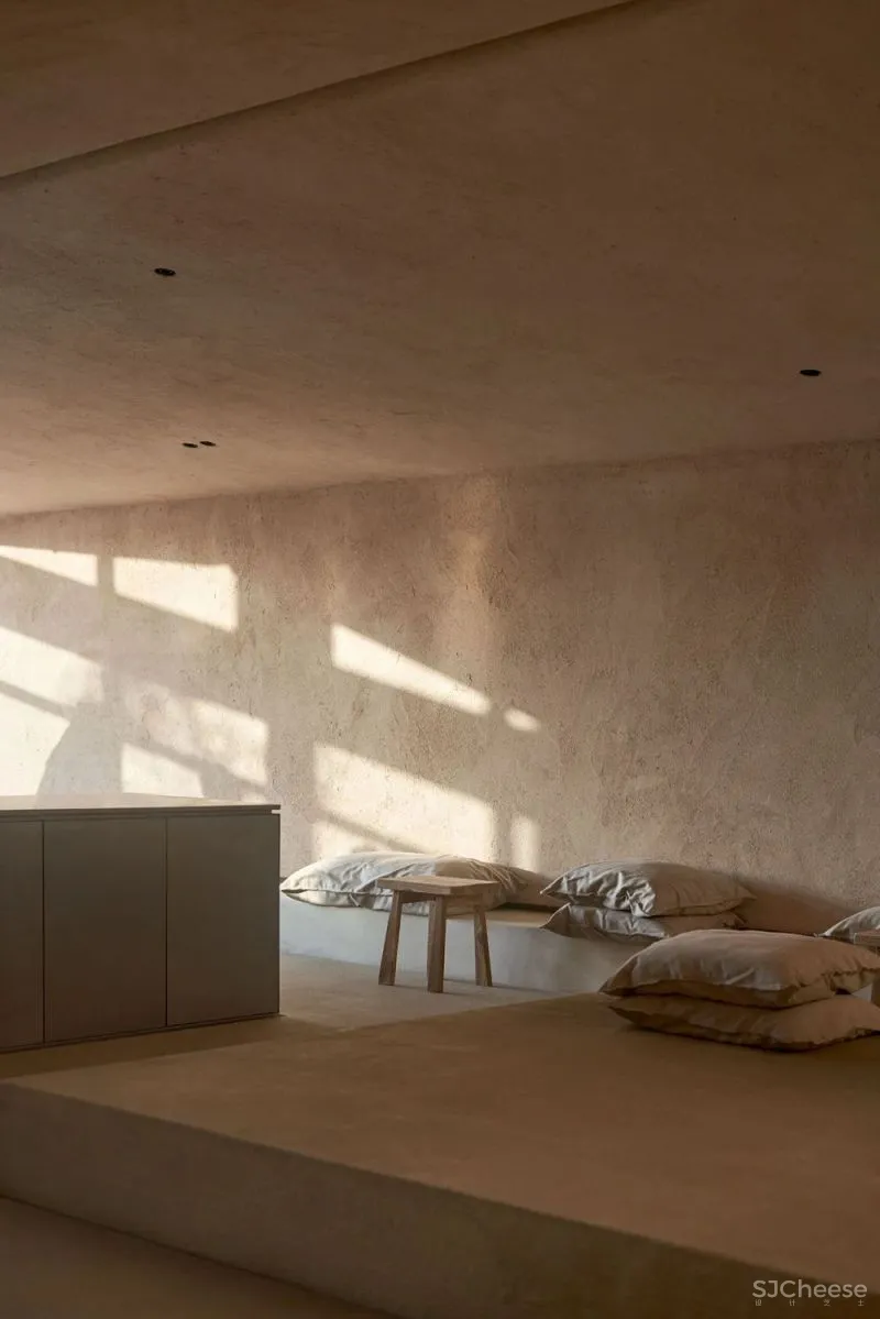 大地色极简别墅，不一样的格调