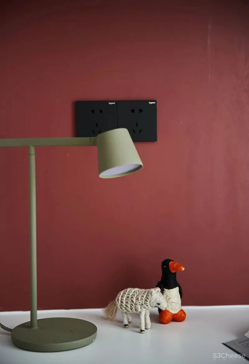 看完暗黑系工业风,其它风都“过时”了?