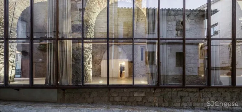 Carles Enrich 丨 设计，在建筑中沉淀