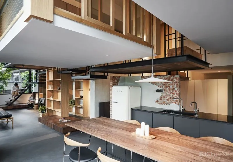 台湾一对夫妇,花了一大笔设计费,结果竟然连砖墙都外露,这样的房子你敢让父母知道吗?