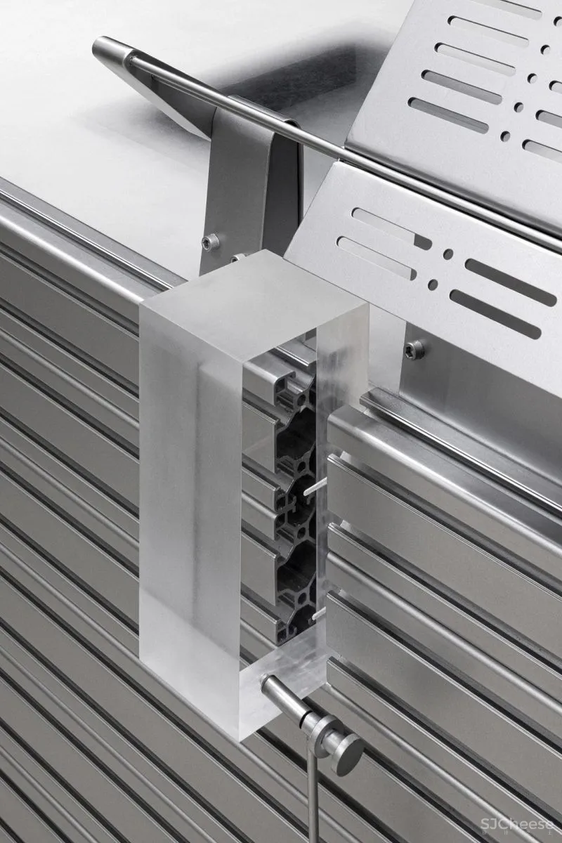 Some Thoughts 李京泽 蕉内深圳概念店,探索机械美学装置的趣味性