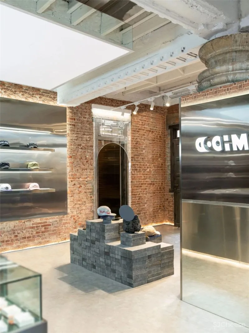 新一代广州时尚潮人对服装的环境和空间有着新的理解和诠释