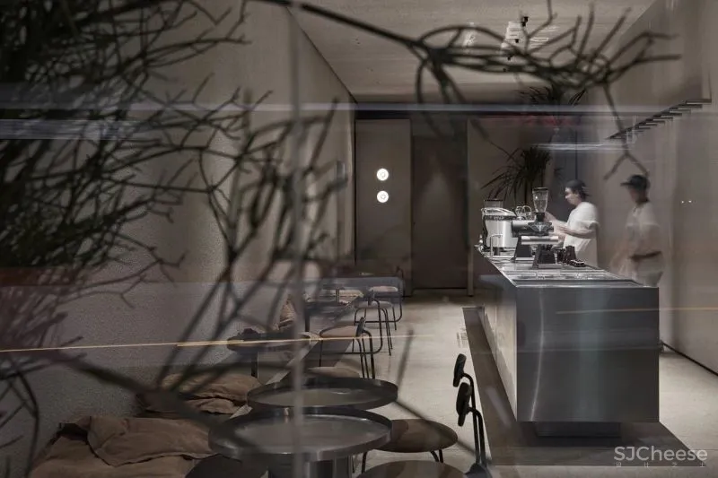 大地色极简别墅，不一样的格调