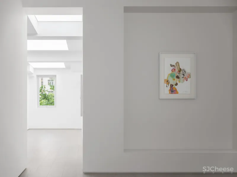 老宅变身极简白画廊，以空间与光探索艺术之雅