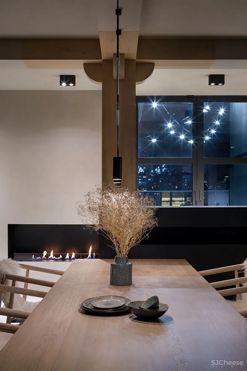 低调轻雅的顶层复式，住出另一种豪宅范！