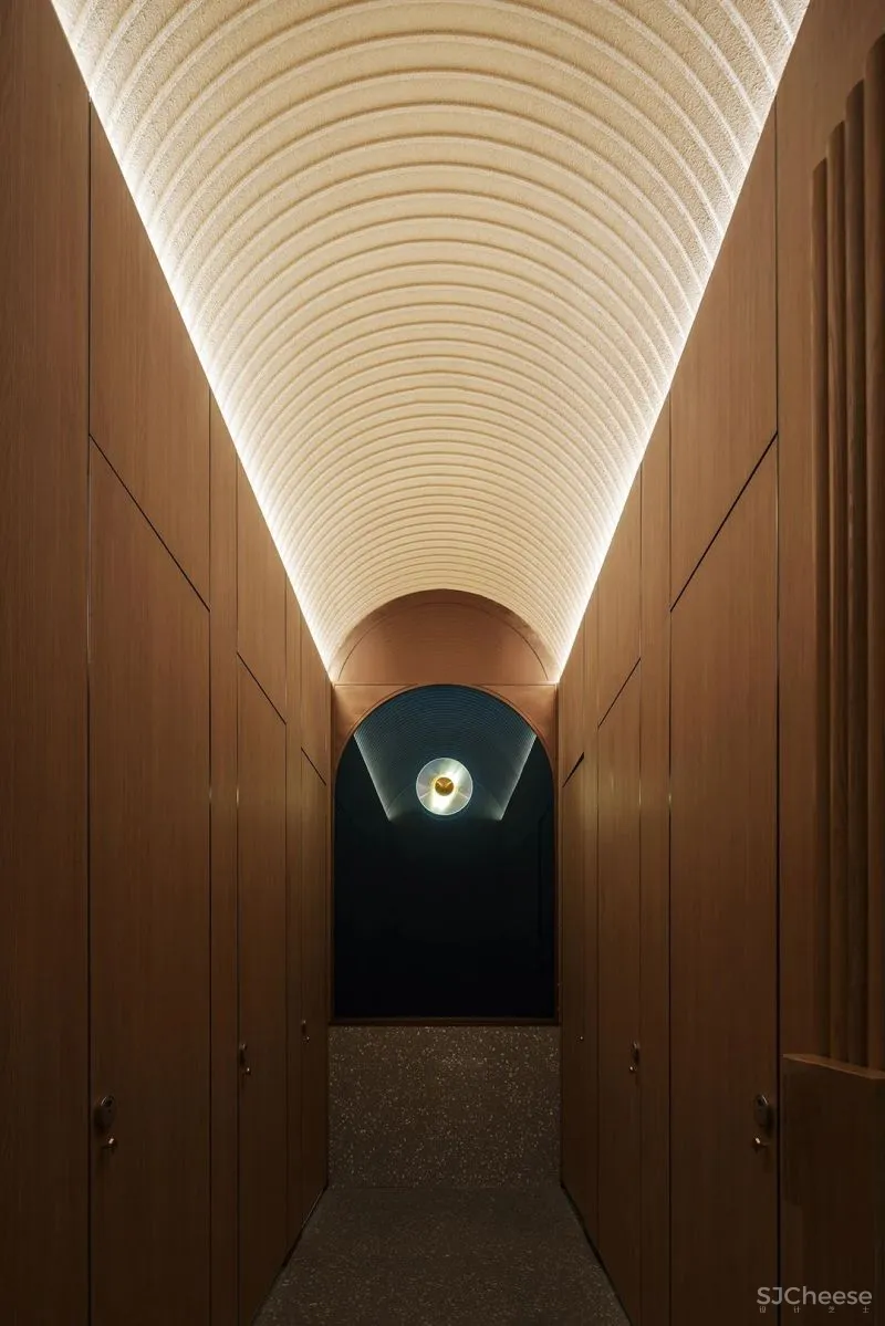 打造出令人充满探索欲的游逛空间体验