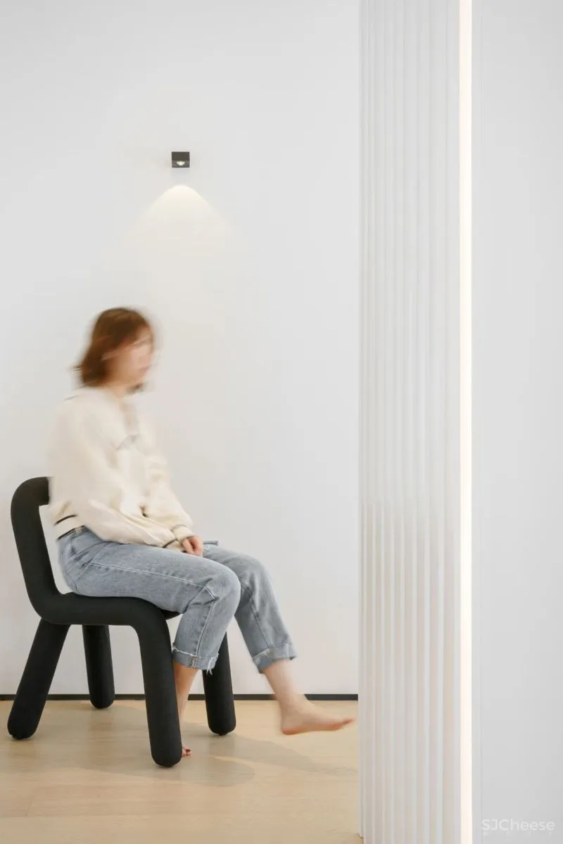 130㎡纯白居所，温度正好的理性极简