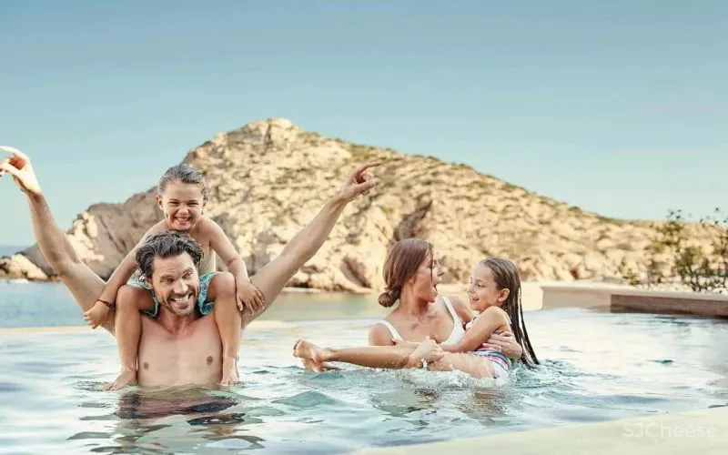 蒙太奇洛斯卡沃斯酒店