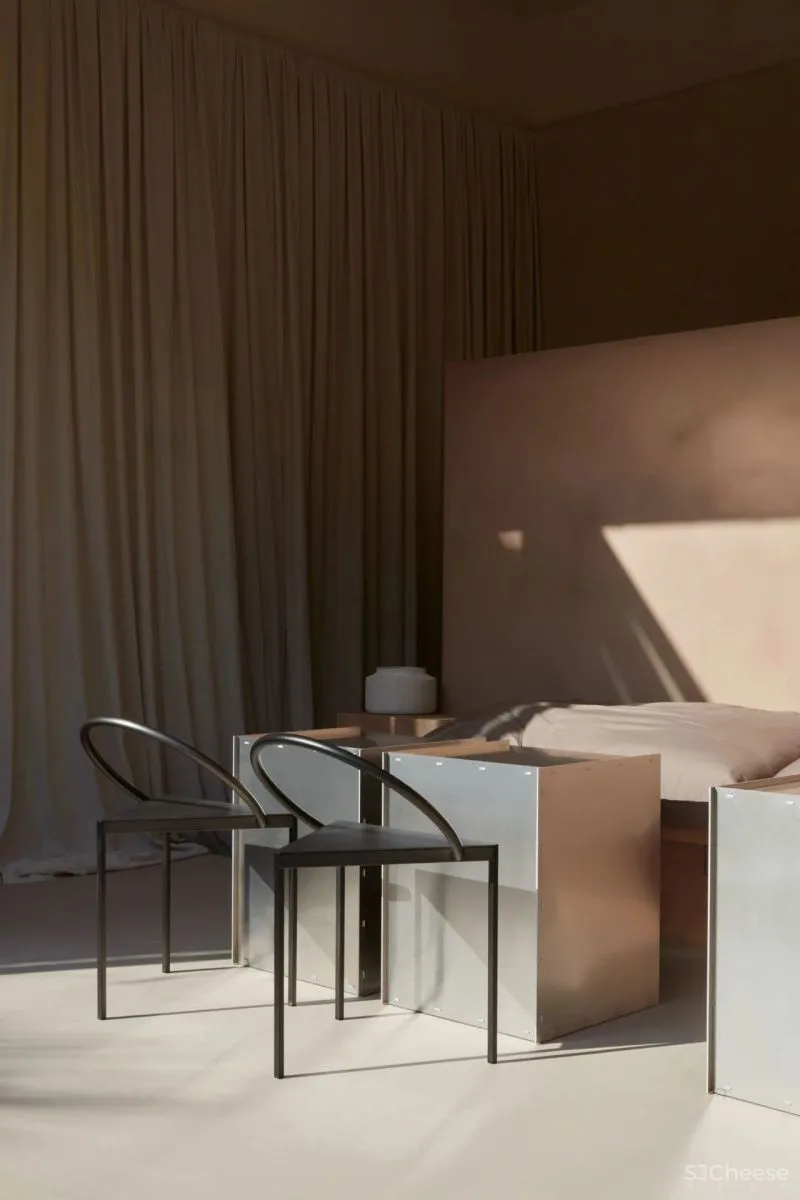 大地色极简别墅，不一样的格调