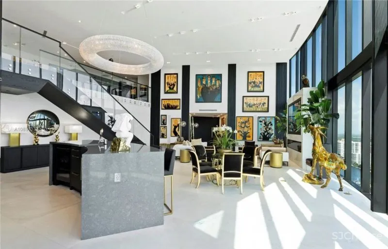 全球唯一保时捷豪宅大楼,跑车直接开进去