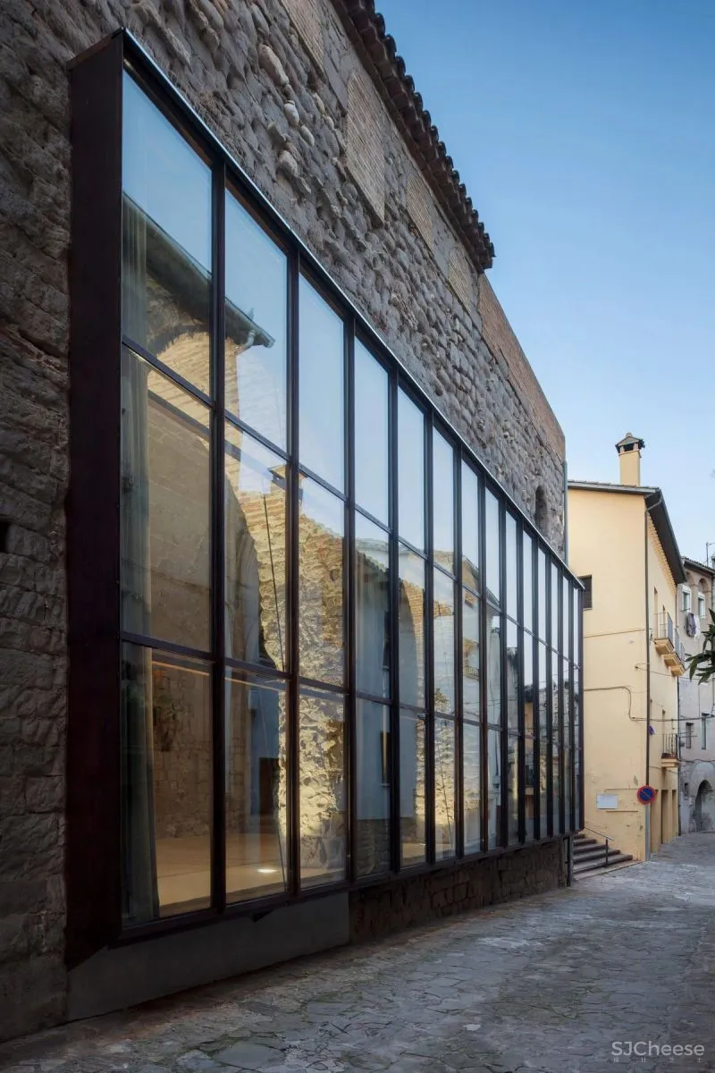 Carles Enrich 丨 设计，在建筑中沉淀