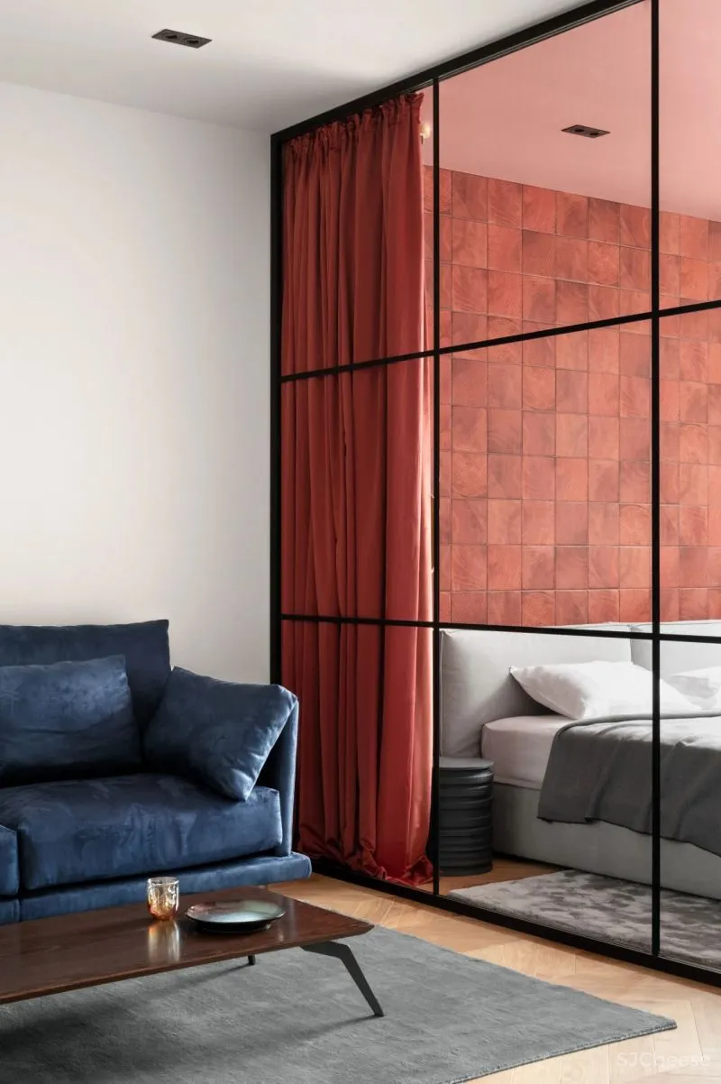 一间62平米的公寓,却有着餐厅般的梦幻美丽,你以为的新鲜感,却是它的日常