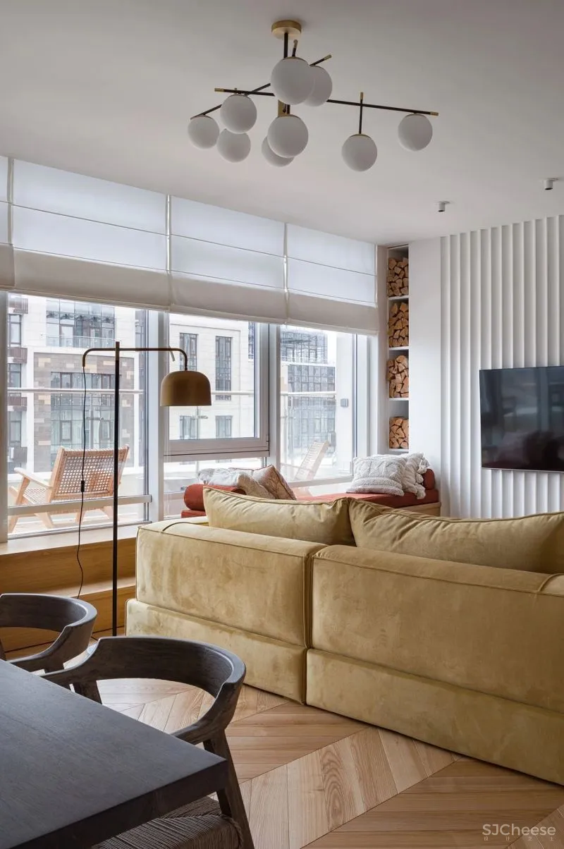 大户型下的浓郁枫叶红,留存满室的明朗光泽!