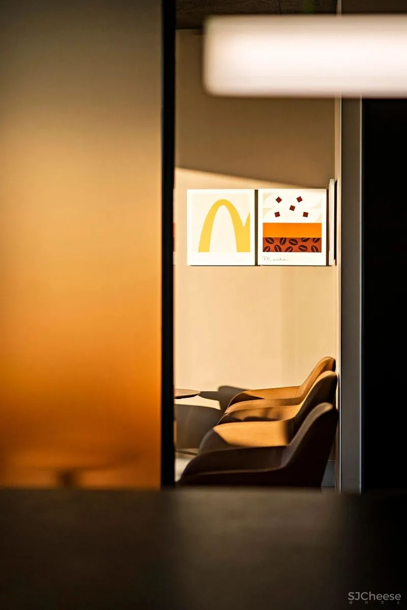 梁志天新作 麦当劳CUBE旗舰店