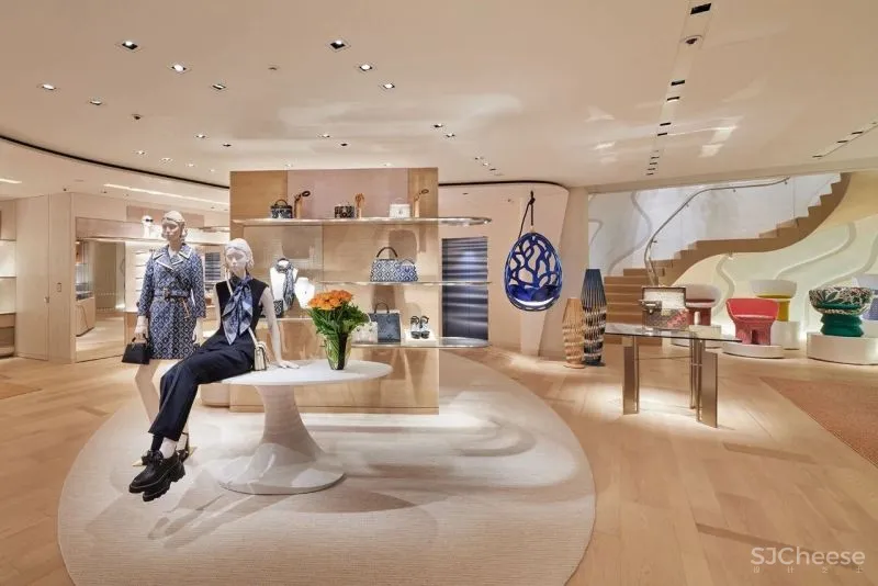 LV东京银座新店开业,御用设计师青木淳的“水光感”立面设计亮了!