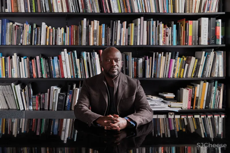 带阿斯顿马丁套房的公寓，样板房公开，高级黑才有这么酷酷的高级感