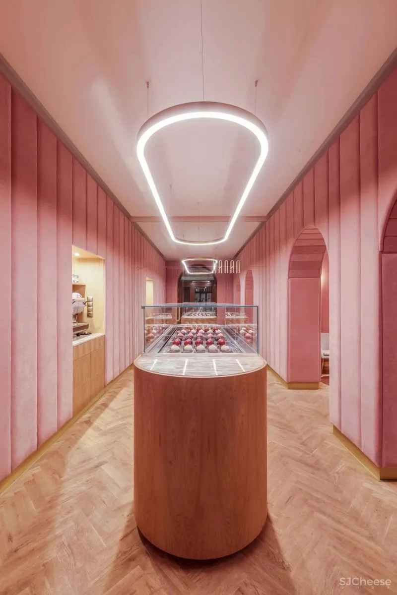 浪漫有趣，轻奢粉色系商业空间