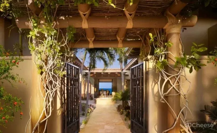 蒙太奇洛斯卡沃斯酒店