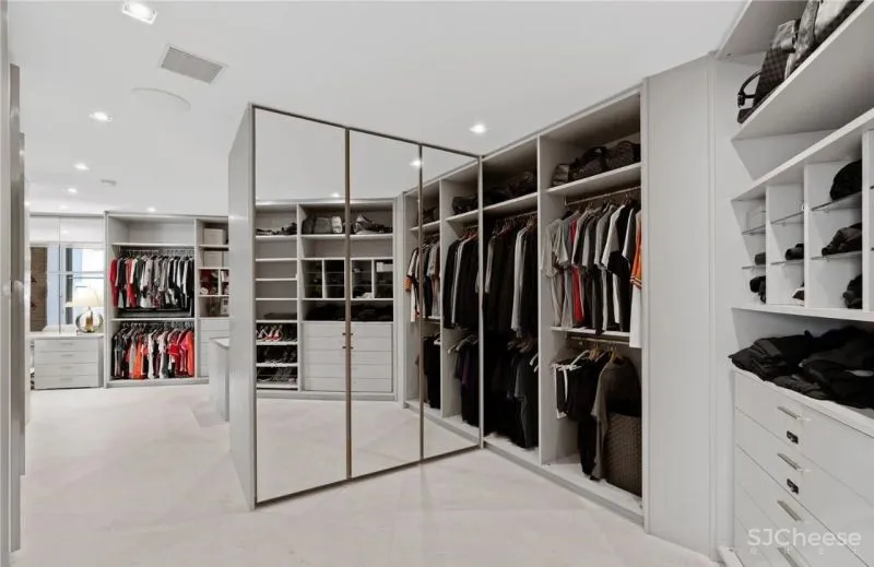 全球唯一保时捷豪宅大楼,跑车直接开进去