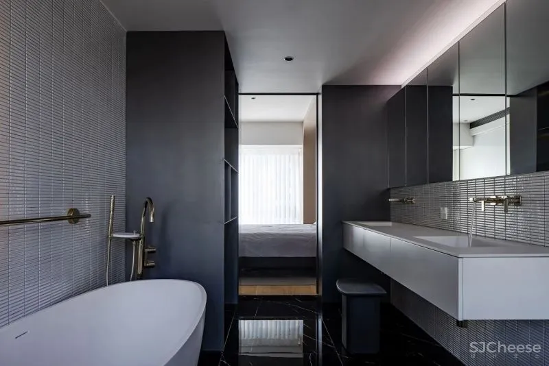 黄铜、石材、藤编，温暖自然的大平层设计丨木桃盒子