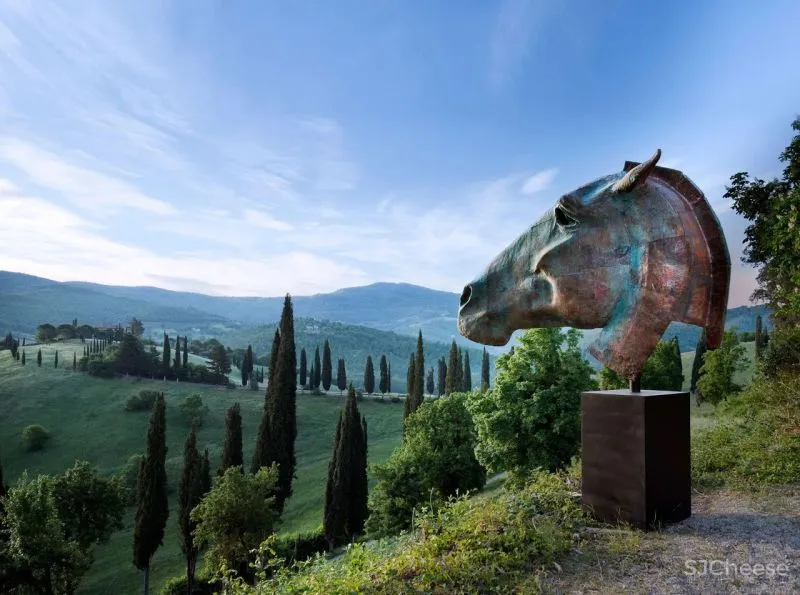 意大利千年古堡改造的酒店,1500万平米仅36间房,现代与古典的极限混搭!