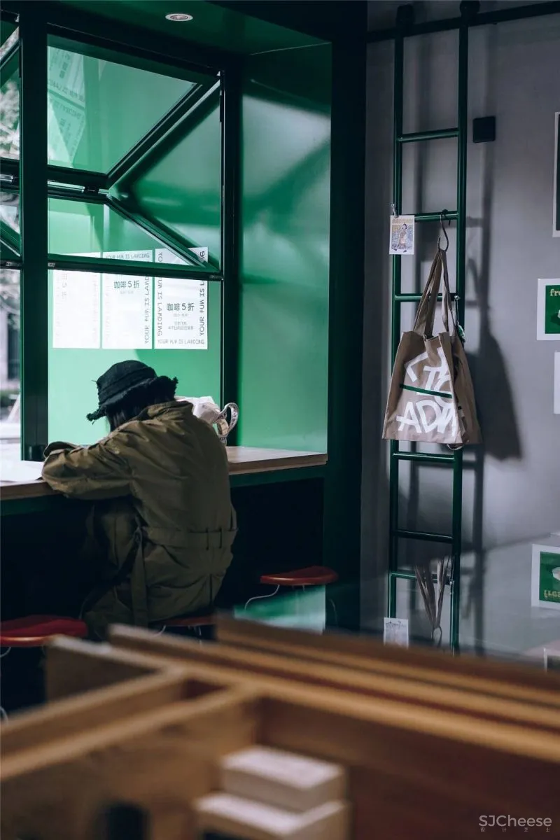 绿色复古的咖啡厅,拍照超级出片哦