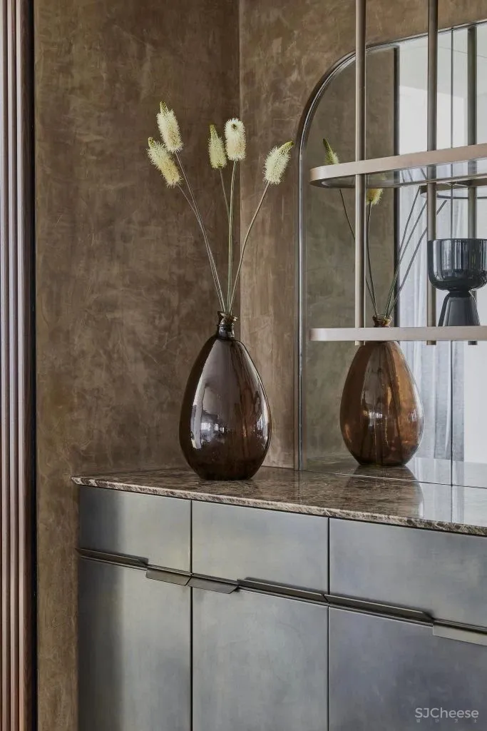 Alexandra Brown 新作 当代折衷主义美学