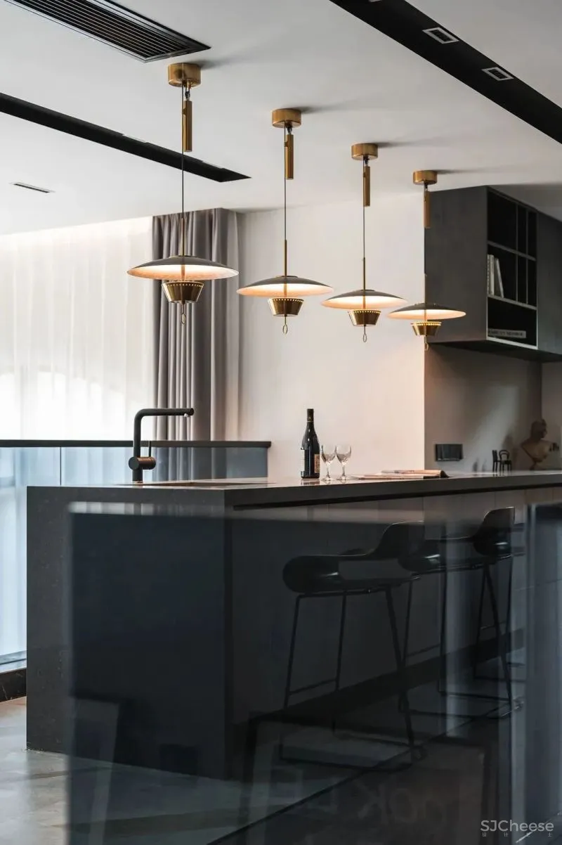 隔出玄关，打开客餐厅，环绕落地窗让家充满阳光 王中玮