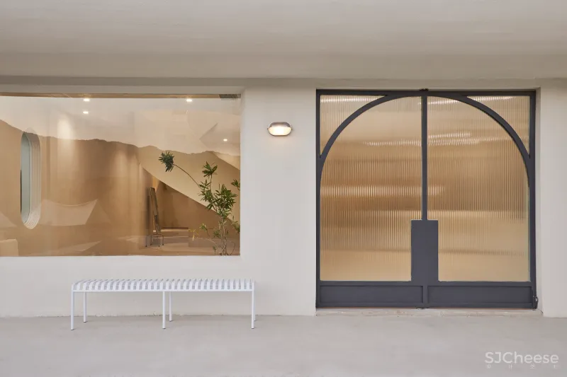 也间设计 × 摄影空间:空间中的白月光