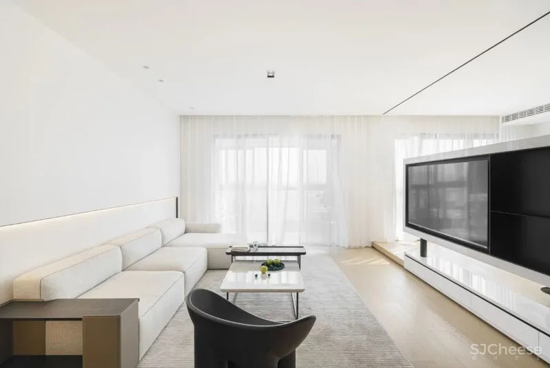 130㎡纯白居所，温度正好的理性极简